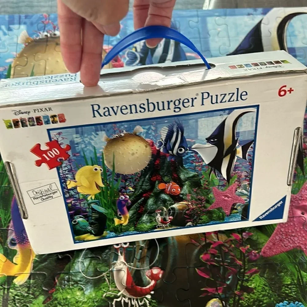 🧩 Finding Nemo Disney Pixar X Ravensburger 💯 piece Puzzle 🧩 6+ Handle Box📦